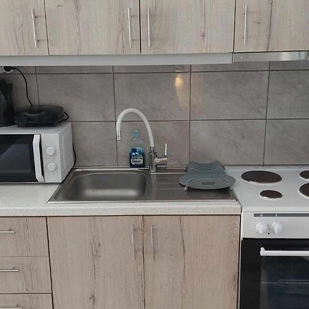 Anezinas Place Appartement Perissa  Buitenkant foto