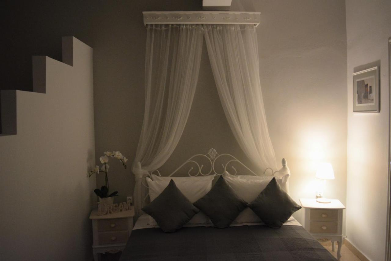Anezinas Place Appartement Perissa  Buitenkant foto