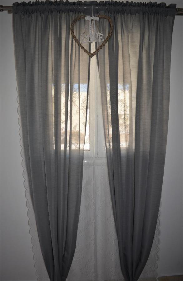 Anezinas Place Appartement Perissa  Buitenkant foto