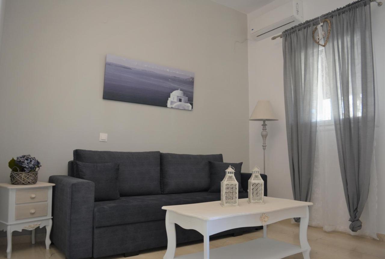Anezinas Place Appartement Perissa  Buitenkant foto