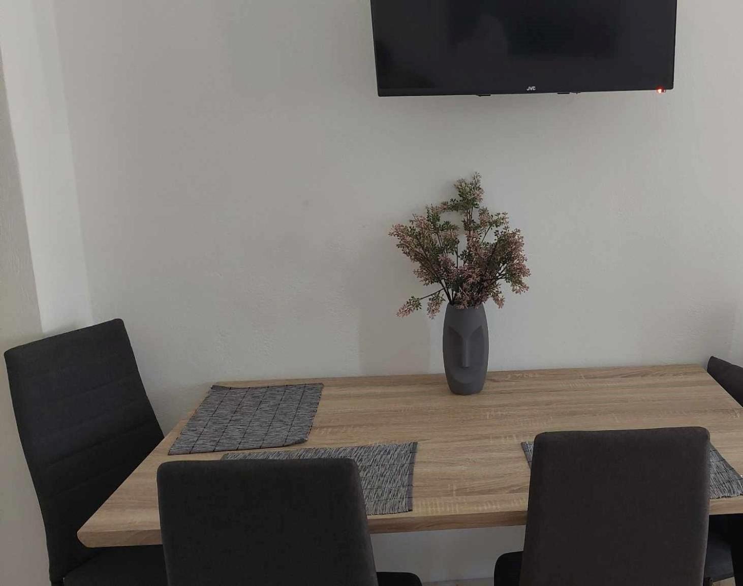 Anezinas Place Appartement Perissa  Buitenkant foto